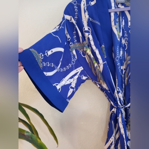 Soho New York and Company Floral Flowy Short Kimono with Chains and Belt Print - Picture 2 of 5